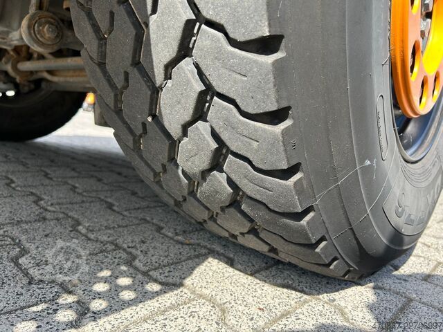 Standard SZM MERCEDES-BENZ Actros 2651 V8 / Retarder / 3 x Pedal / Hydrulik