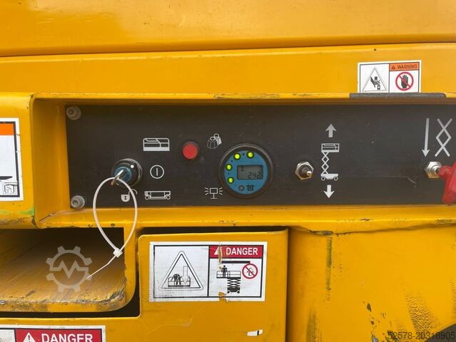 Scherenhebebühne Haulotte Compact 12