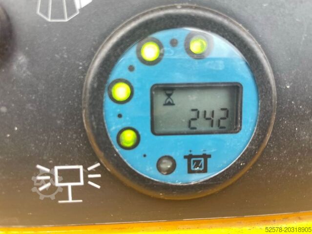 Scherenhebebühne Haulotte Compact 12