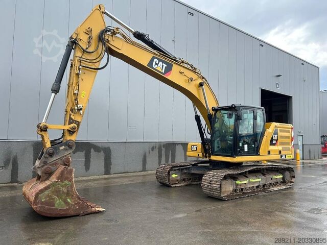 Crawler excavator CAT 320