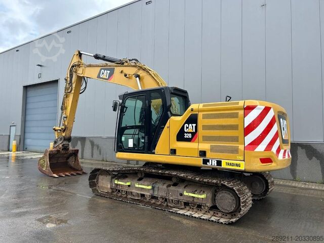 Crawler excavator CAT 320
