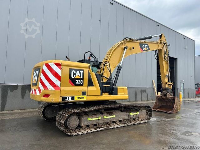 Crawler excavator CAT 320
