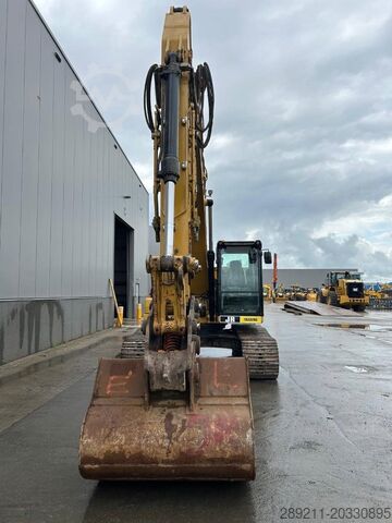 Crawler excavator CAT 320
