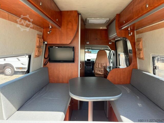 Kastenwagen Wohnmobil / Campervan LA STRADA Avanti E - Hecksitzgruppe -  - Solar