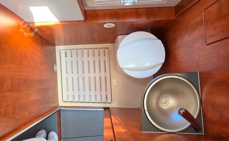 Kastenwagen Wohnmobil / Campervan LA STRADA Avanti E - Hecksitzgruppe -  - Solar