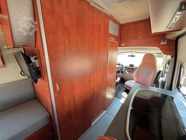 Kastenwagen Wohnmobil / Campervan LA STRADA Avanti E - Hecksitzgruppe -  - Solar