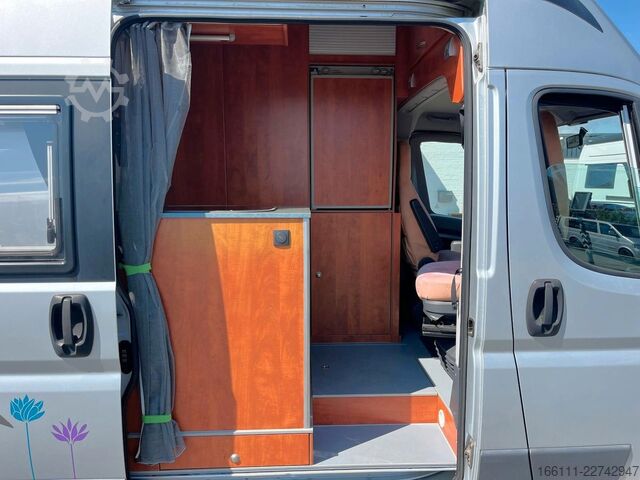 Kastenwagen Wohnmobil / Campervan LA STRADA Avanti E - Hecksitzgruppe -  - Solar