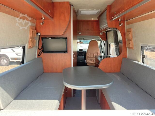 Kastenwagen Wohnmobil / Campervan LA STRADA Avanti E - Hecksitzgruppe -  - Solar