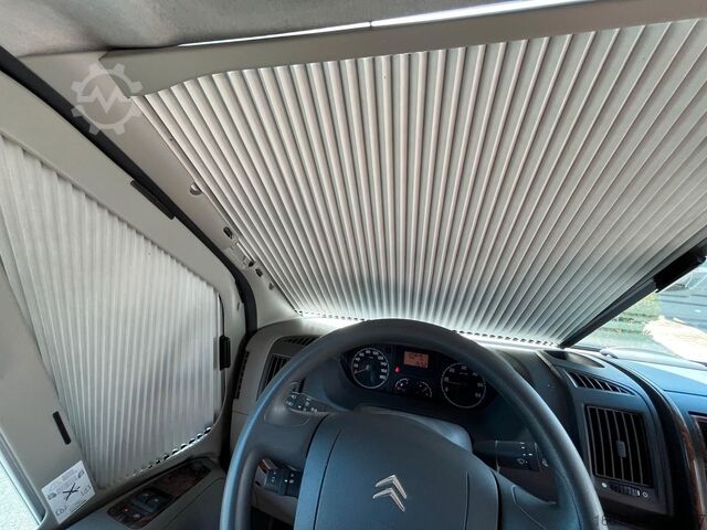 Kastenwagen Wohnmobil / Campervan LA STRADA Avanti E - Hecksitzgruppe -  - Solar