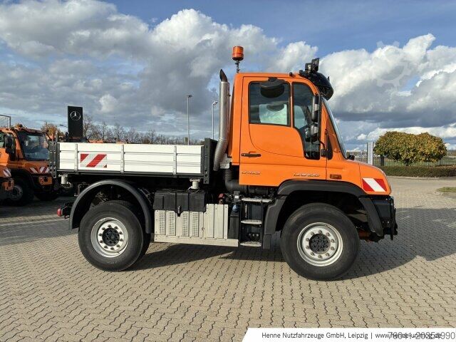 Landmaschine Mercedes-Benz Unimog U 423 4X4 3000