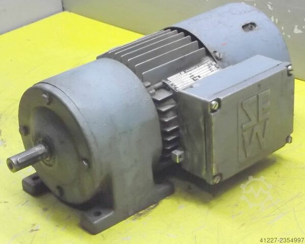 Gear motor 0.25 kW 67 rpm SEW-EURODRIVE R30DT71C4BHF
