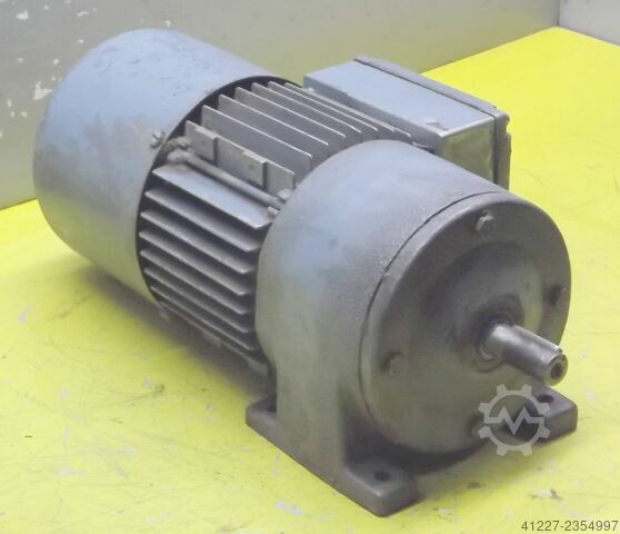 Gear motor 0.25 kW 67 rpm SEW-EURODRIVE R30DT71C4BHF