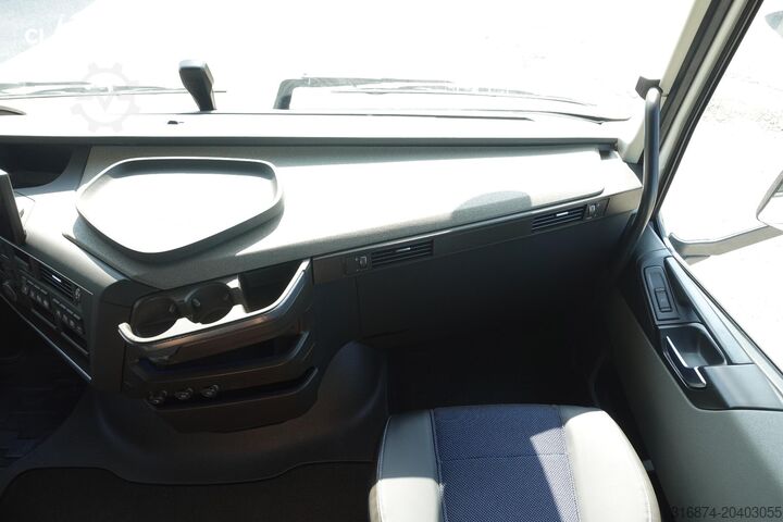 Standard tractor unit VOLVO FH 460 Globetrotter XL i-Save