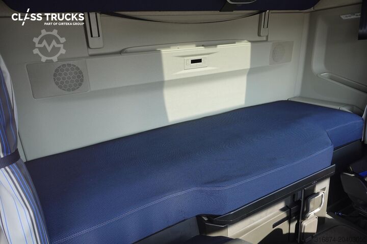 Standard tractor unit VOLVO FH 460 Globetrotter XL i-Save