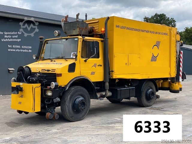 Spezial-LKW UNIMOG 427/21 Schienenreiniger