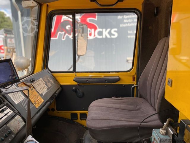 Spezial-LKW UNIMOG 427/21 Schienenreiniger