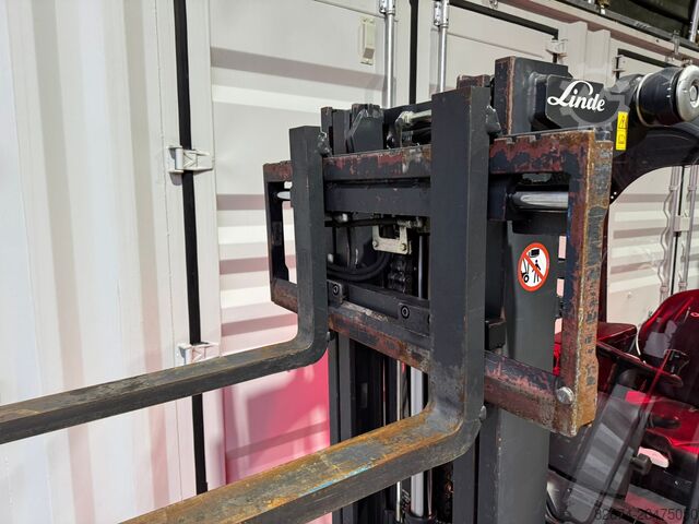 Forklift Linde E16C-02