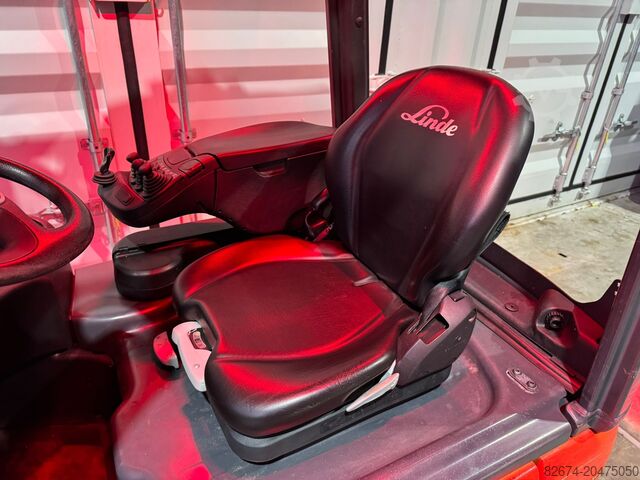 Forklift Linde E16C-02