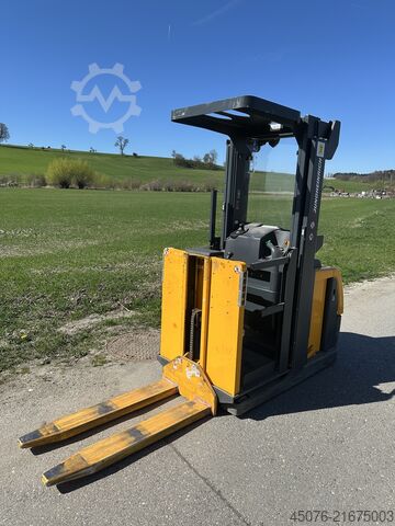 Jungheinrich Vertikal-Kommissionierer Jungheinrich EKS 110