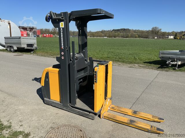 Jungheinrich Vertikal-Kommissionierer Jungheinrich EKS 110