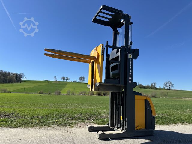 Jungheinrich Vertikal-Kommissionierer Jungheinrich EKS 110