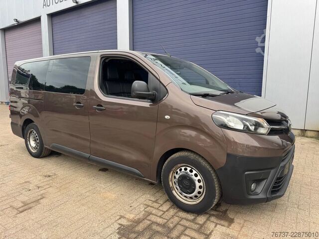 Toyota **PROACE-EURO6D-9SEATS** Toyota **PROACE-EURO6D-9SEATS**