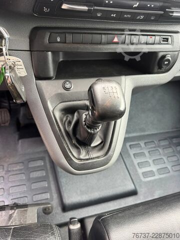 Toyota **PROACE-EURO6D-9SEATS** Toyota **PROACE-EURO6D-9SEATS**