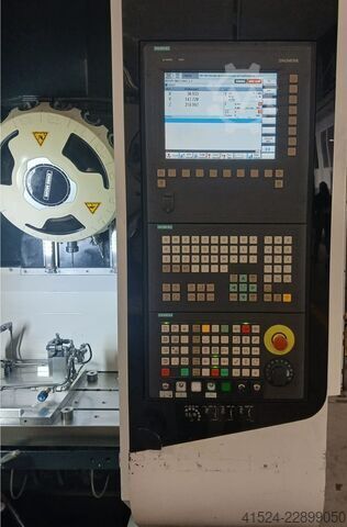 Vertical high-speed machining center DMG MORI MILL TAP 700 Automatisierung mit Roboter