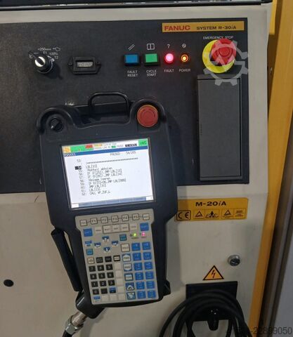 Vertical high-speed machining center DMG MORI MILL TAP 700 Automatisierung mit Roboter