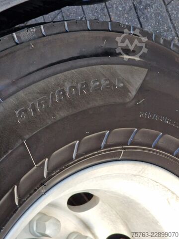 Standard-SZM Volvo FH 16.750 Globetrotter 4x2 - Retarder - I parkc...