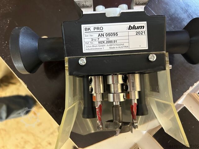 Drilling and fitting inserting machine Blum MINIPRESS top