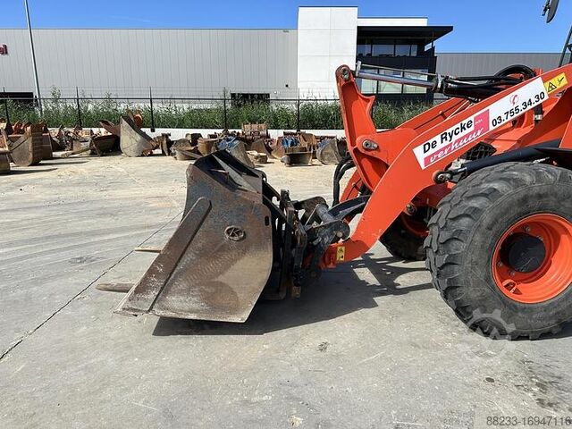 Loader Kubota R065W