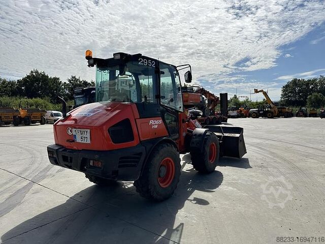 Loader Kubota R065W