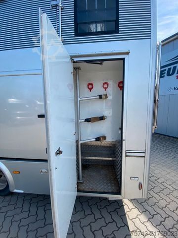 Viehtransporter MAN 8220 TGL    3-4 Pferde