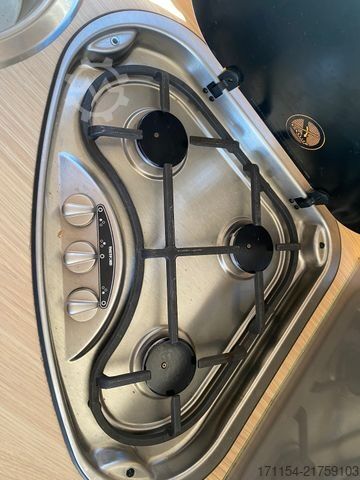 Teilintegriertes Wohnmobil LMC Tourer  H 730 G  ,Hubbett, Navi,Wintertauglich