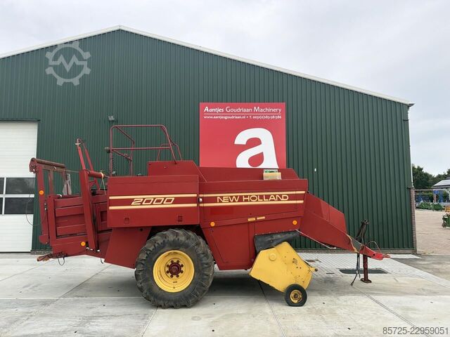 Square baler New Holland D2000