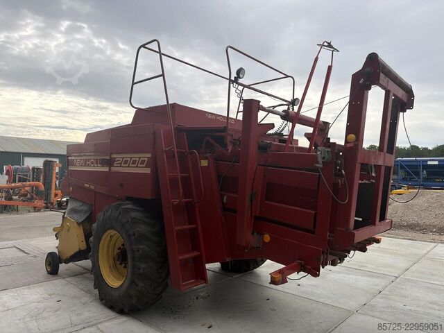 Square baler New Holland D2000
