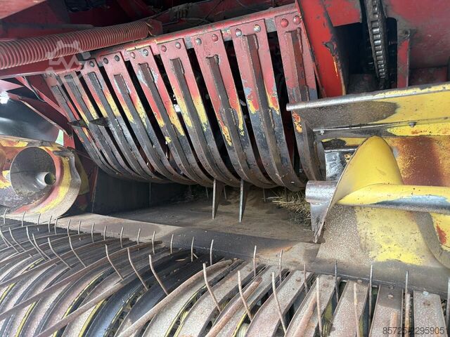 Square baler New Holland D2000