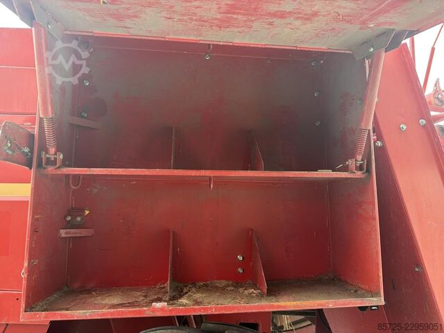 Square baler New Holland D2000