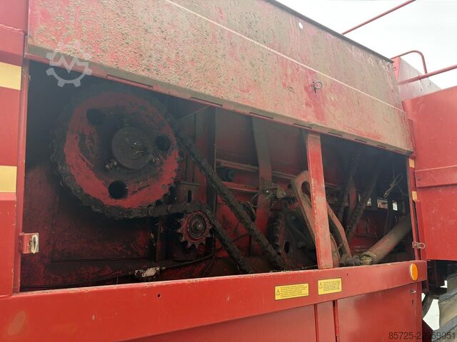 Square baler New Holland D2000