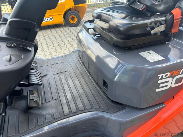 Forklift Toyota 06-8FGF30 / Triplex / 2021 year