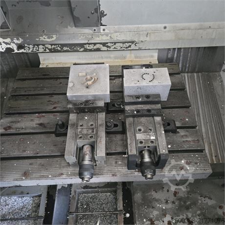 CNC milling machine 3-axis Deckel Maho DMC 635V
