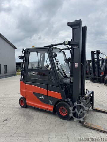 Elektro 4 Rad-Stapler Linde E25HL-02/600