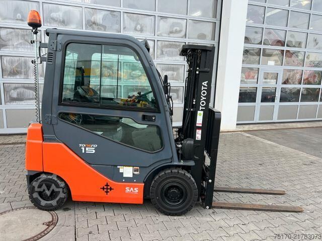 Gabelstapler Toyota 02-8FDF15 / Triplex: 4.30m / nur 321h! / SS