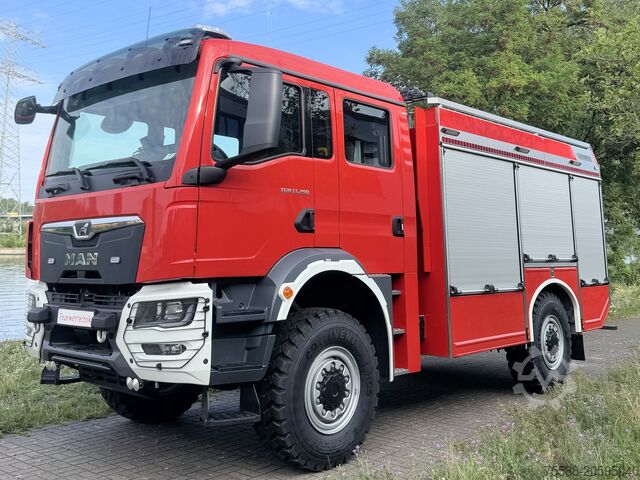 Fire department all-wheel drive tank fire engine (TLF) MAN TGM 13.290 TLF 3000 Allrad 4000 l Wasser