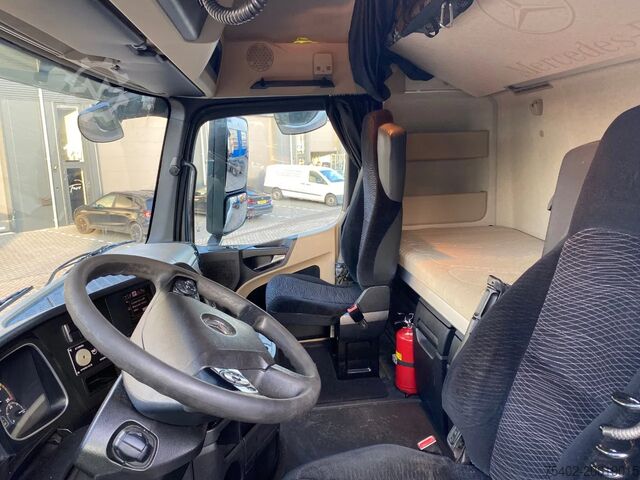 Standard tractor Mercedes-Benz Actros 1842 Big space / Automatic