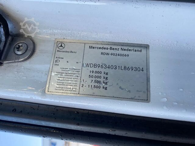 Standard tractor Mercedes-Benz Actros 1842 Big space / Automatic