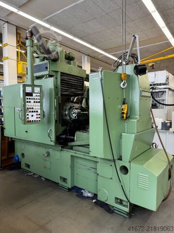 Gear Hobbing Machine - Vertical LIEBHERR L 652