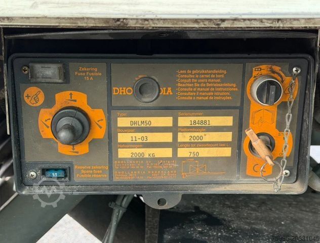 LKW mit Kofferaufbau DAF CF 65.250 EURO 3 MANUAL GEARBOX LAMBOO ISOLATED