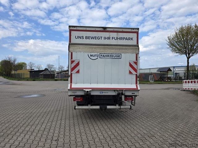 Box van IVECO 72-210 KJoffer mit Ladebordwand,AHK, Blatt/ Luft